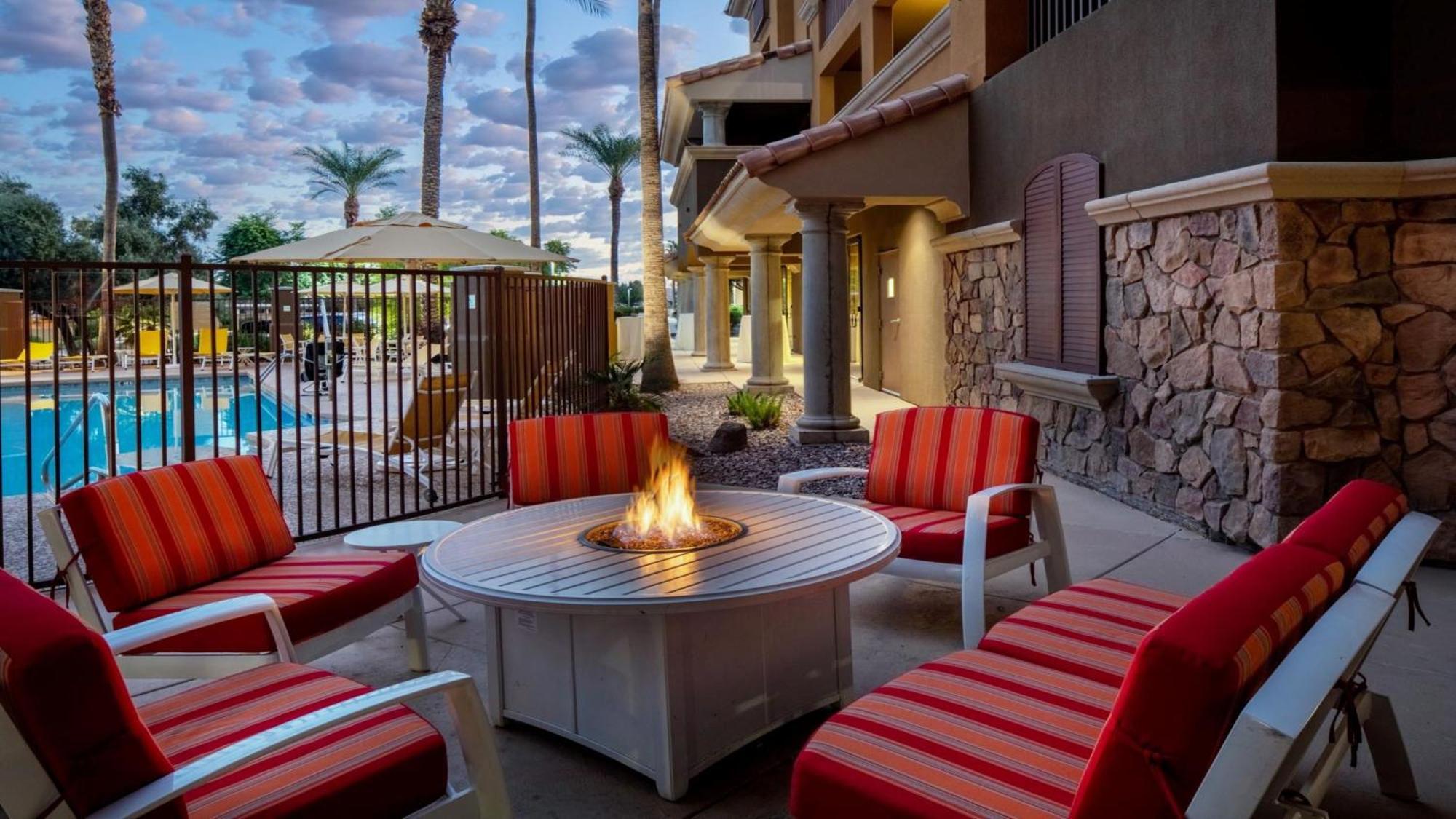 Holiday Inn Phoenix/Chandler By Ihg Bagian luar foto