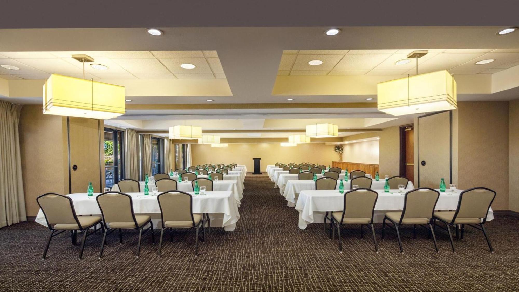 Holiday Inn Phoenix/Chandler By Ihg Bagian luar foto